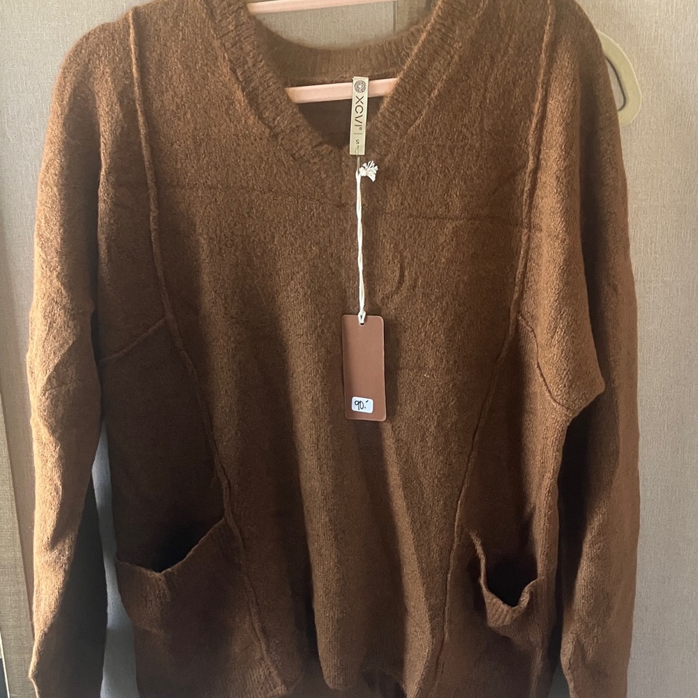 FINAL MARKDOWN XCVI V-Neck women’s oversized Sweater in Rich Brown small